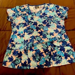 Butter-Soft Women's Fall/Winter Leaves Print Scrub Top